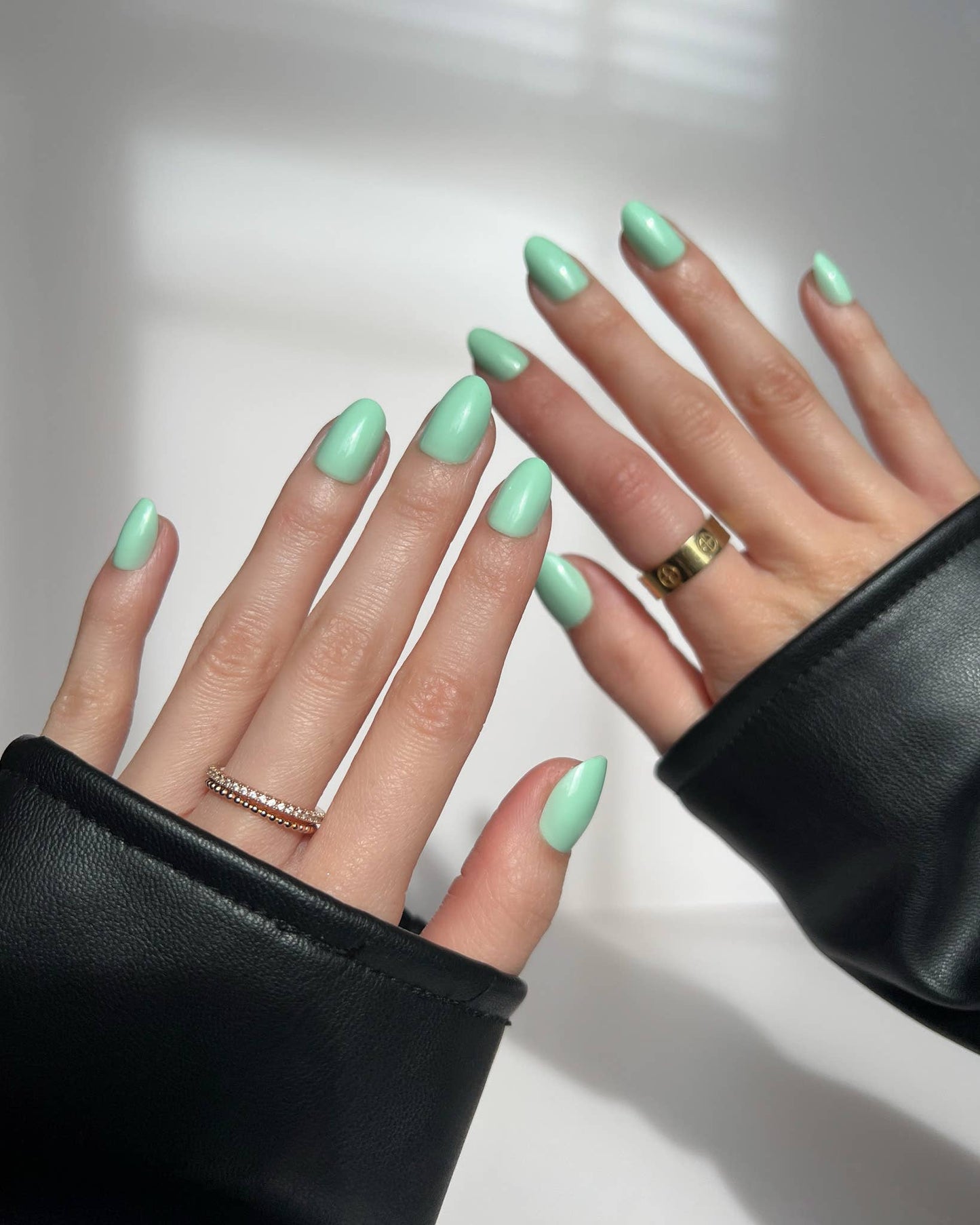 Mint Green Press-On Nails| Solid Short Oval | UV Finish