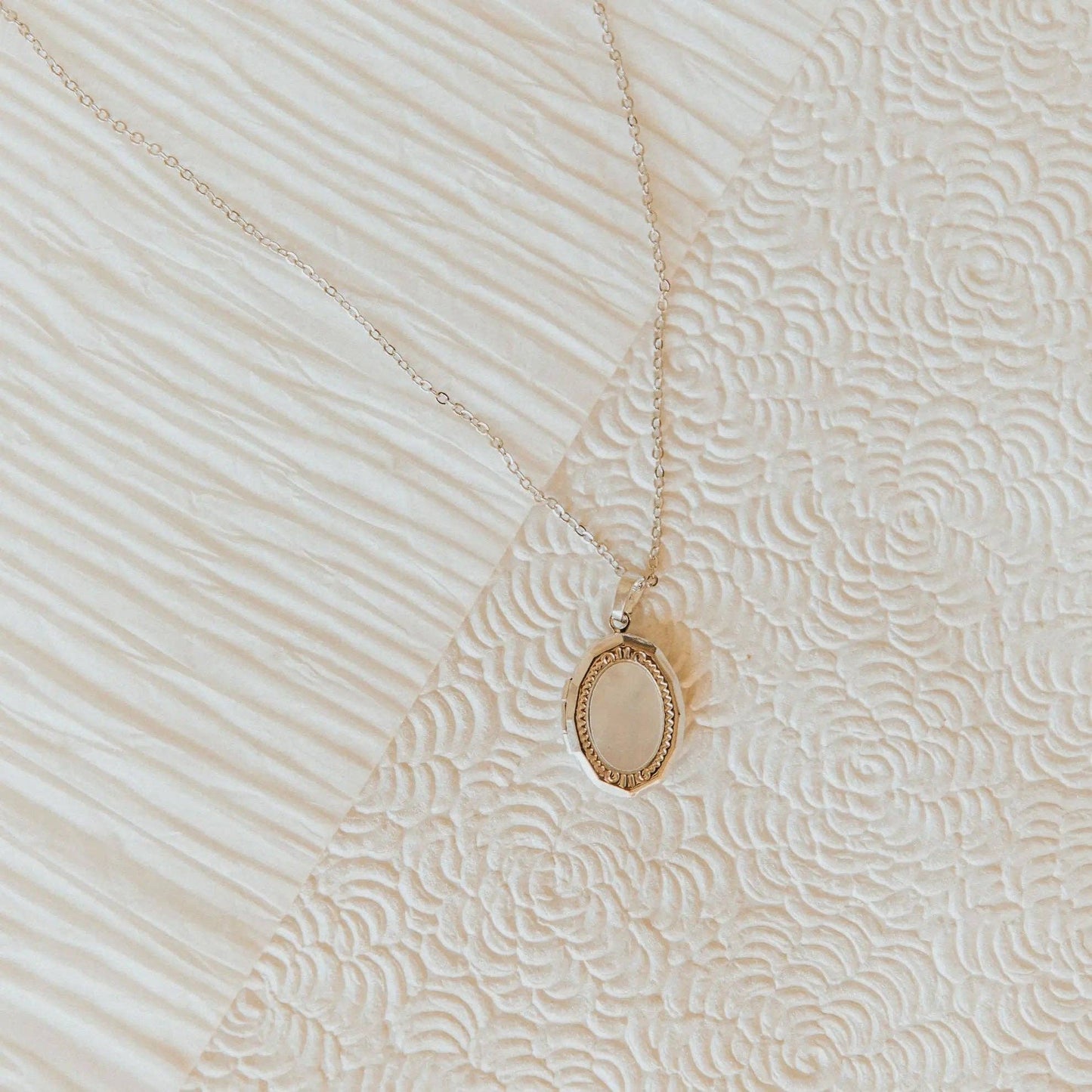 Isabelle Locket Necklace: Gold / 17.5"