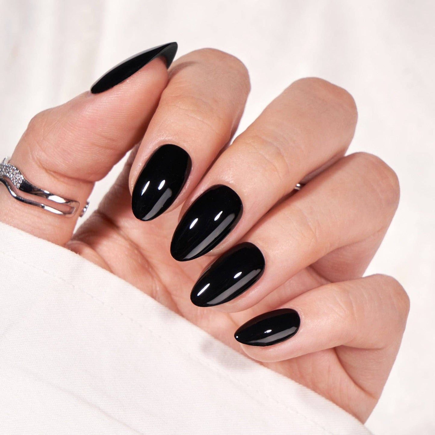 Black Solid Press on Nails Set - BTArtbox Short Almond Nails