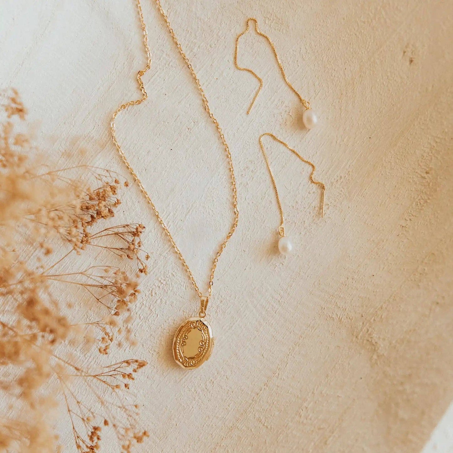 Isabelle Locket Necklace: Gold / 17.5"