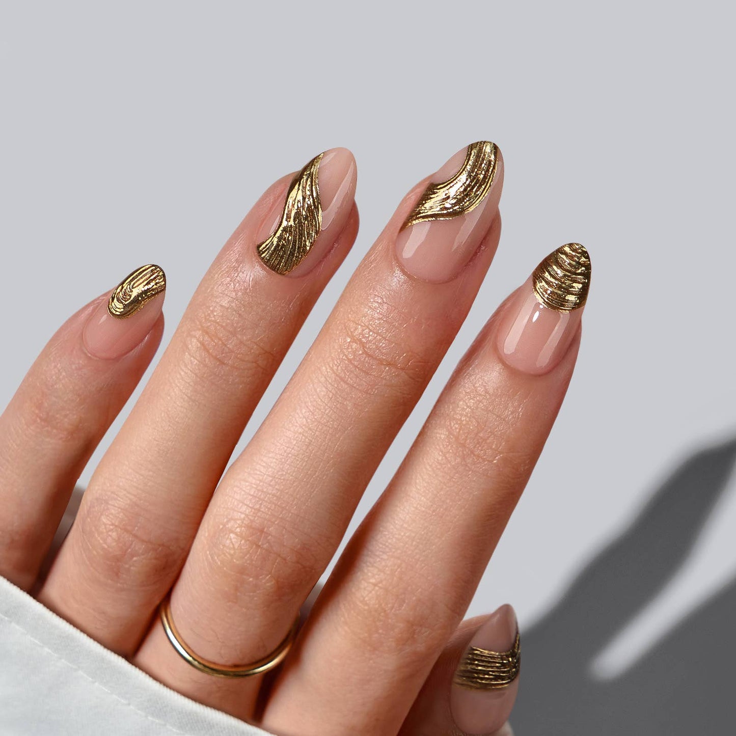 Red Cat Eye Short Almond Nails - Press On Nails Wholesale: Gold Rush