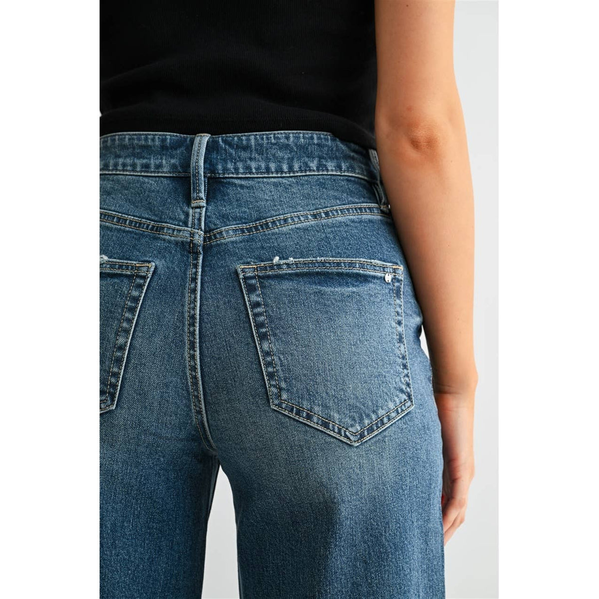 Harbor Straight Ankle Jeans