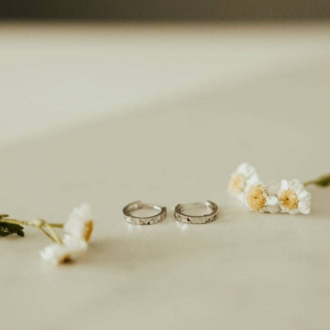 Sydney Hammered Hoops: Silver