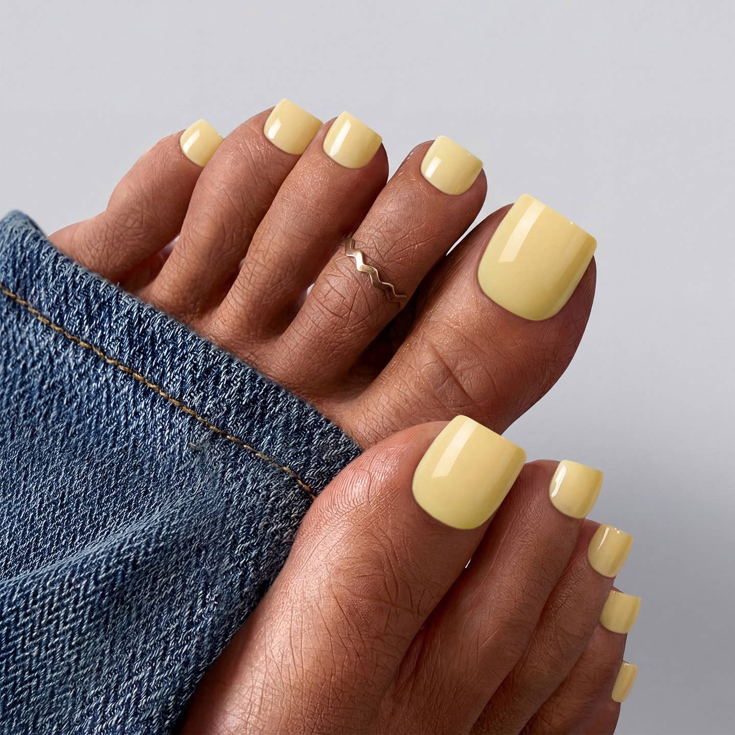 BTArtbox Extra Short Press On Nails - Pastel Yellow Almond: Weekend Ease