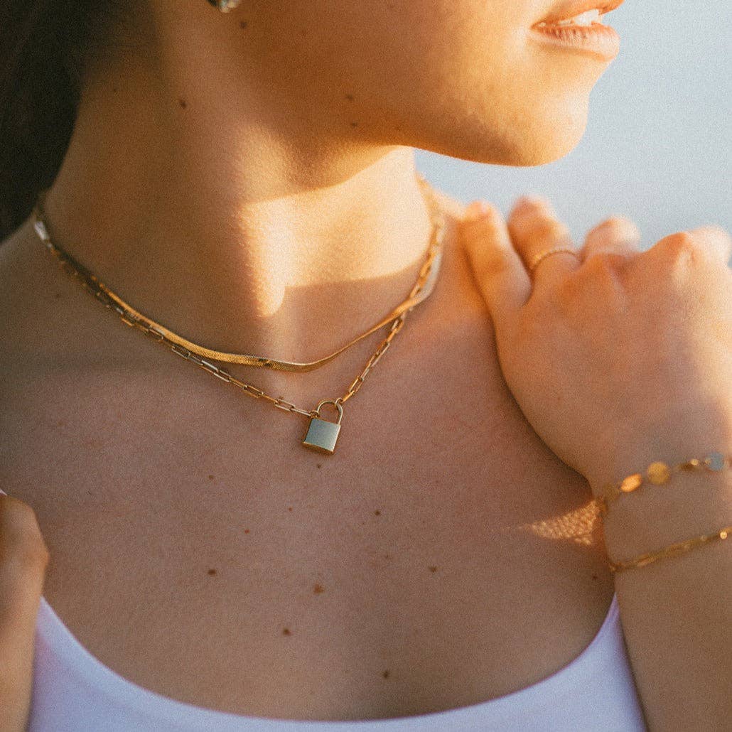Jade Herringbone Necklace: Silver / 16 Inches