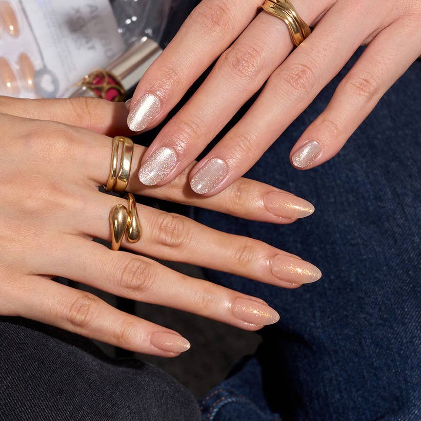 Short Oval Press On Nails - Soft Gel Beige Cat Eye Fake Nail