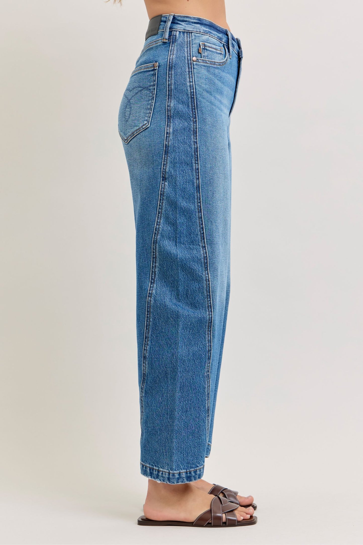 Judy Blue HW Barrel Rigid Magic Jeans