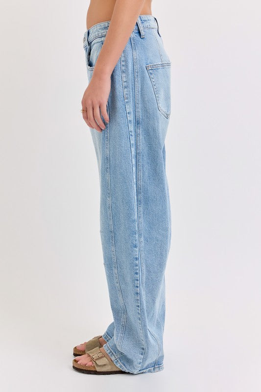 Light Mid Waisted Barrel Leg Jeans