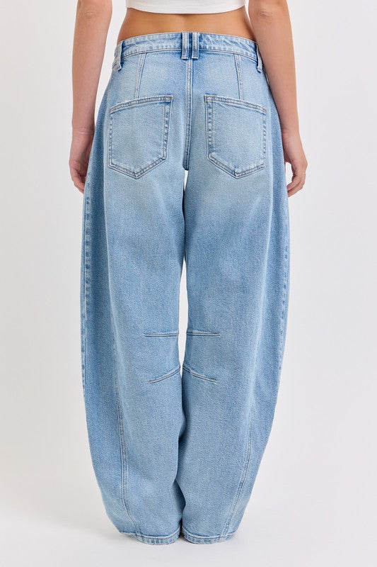 Light Mid Waisted Barrel Leg Jeans