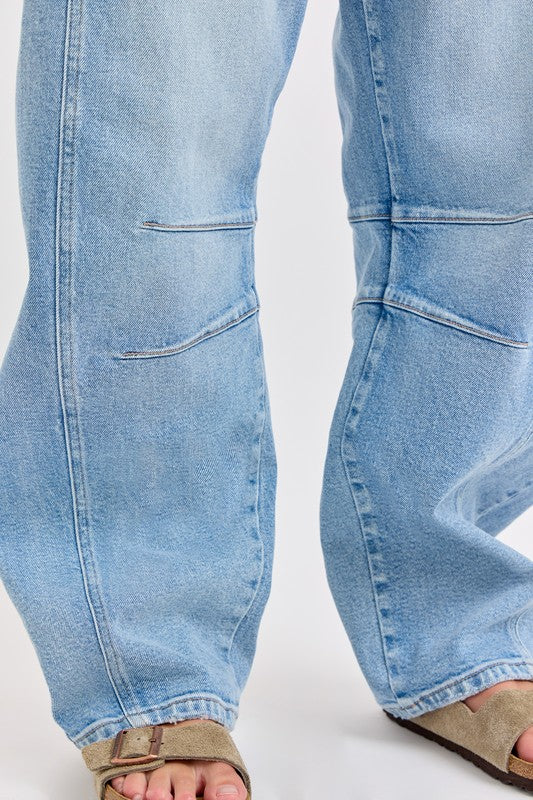 Light Mid Waisted Barrel Leg Jeans