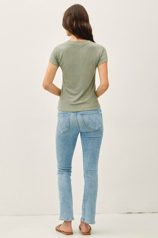 Ribbed Fitted Tee – Soft Sage