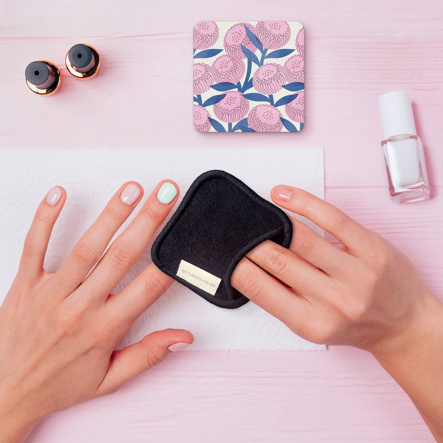 Blushing Dahlias Reusable Nail Polish Remover Kit