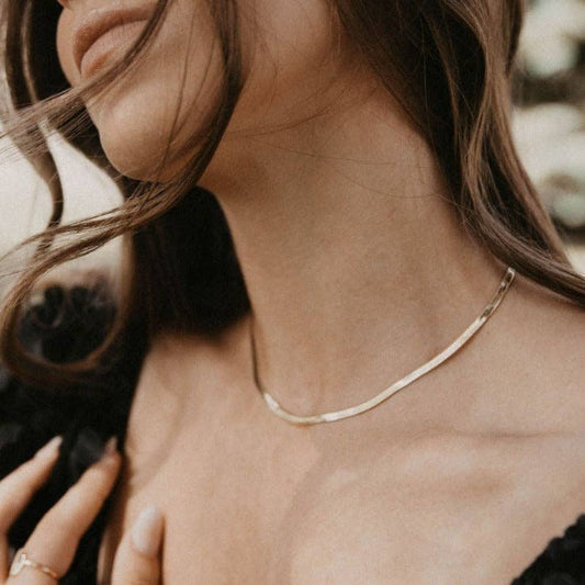 Jade Herringbone Necklace: Silver / 16 Inches