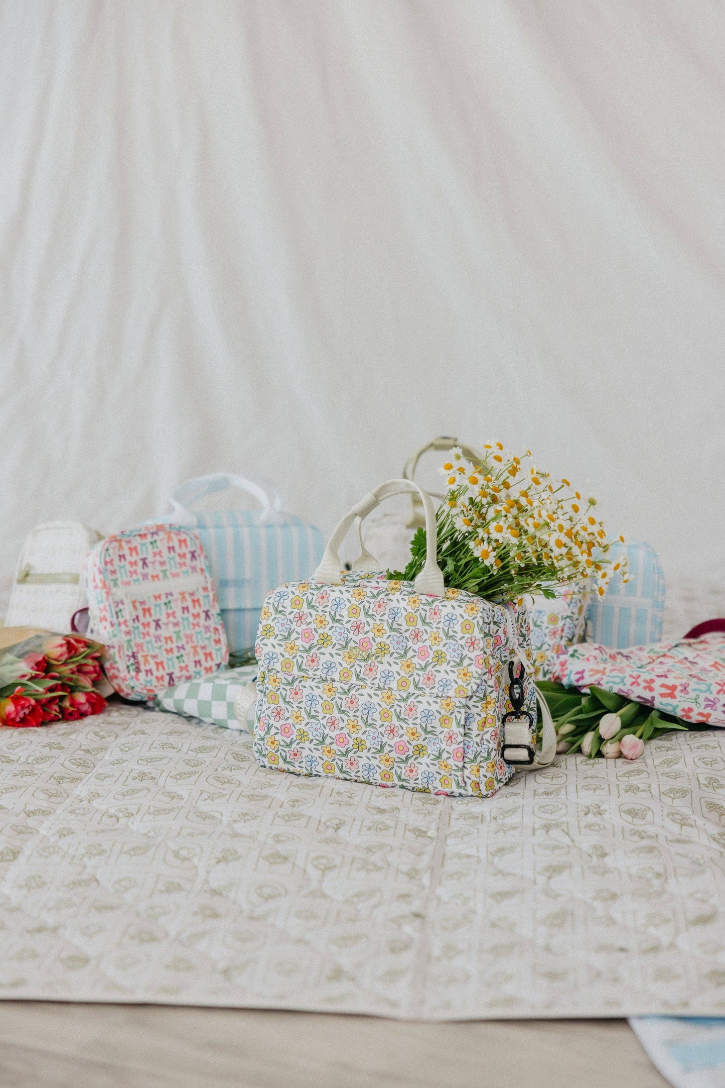 Petal Pursuit Lunch Box