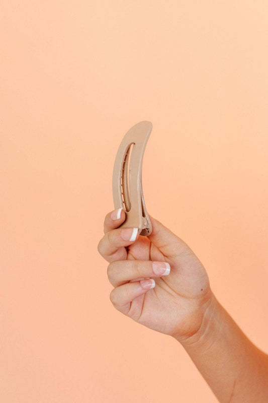 Glossy Flat Claw Clip: Glossy Tan