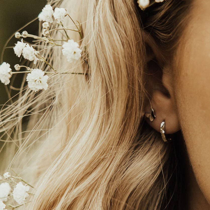 Sydney Hammered Hoops: Gold